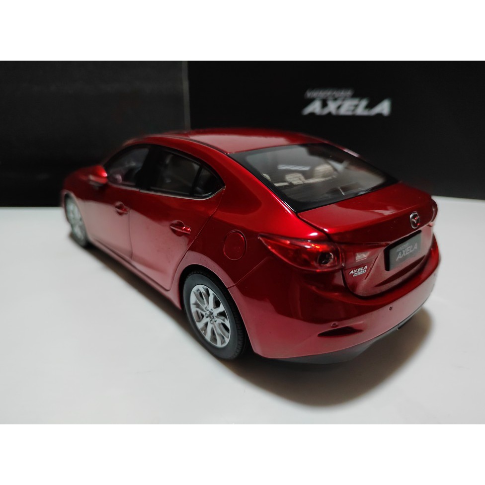 Mô hình xe Mazda 3 tỉ lệ 1:18