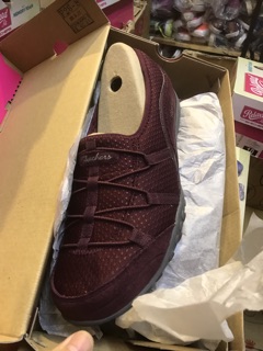 Combo giày Skechers vs Pullbear