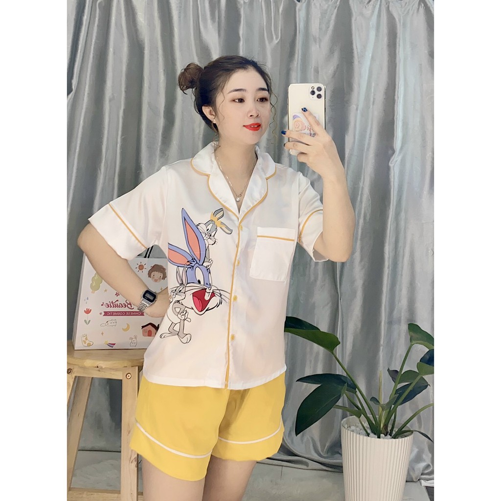 Đồ Bộ Ngủ Pijama Mặc Nhà Vải Satin Cao Cấp Bugs Bunny Quần Đùi Áo Tay Ngắn