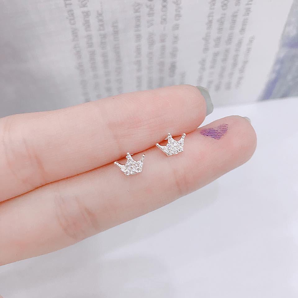 bông tai nữ hoàng , xinh xắn chất liệu bạc 925 độ sáng đẹp rất cao