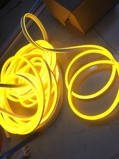 5 MÉT ĐÈN LED ĐIỆN 220v ( KÈM NGUỒN)