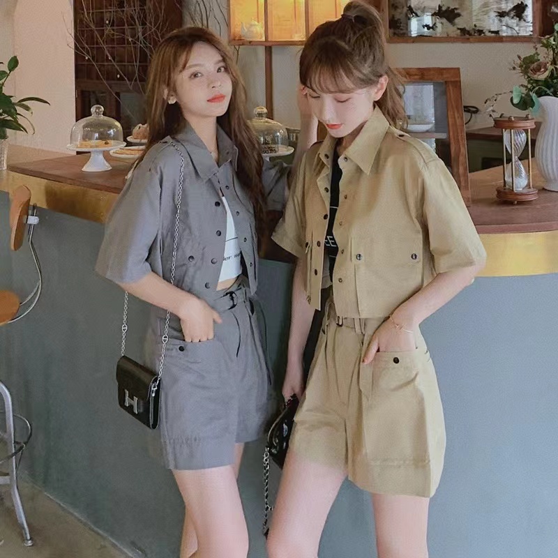 Thời trang nữ áo sơ mi ngắn tay ngắn phù hợp với quần áo đơn giản giản dị đa năng