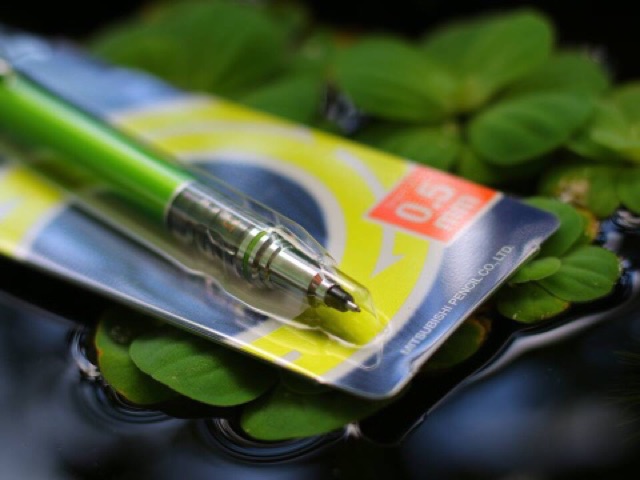 Bút Chì Kim Uni Kuru Toga Advance M5-559 - Xoay ngòi tự động - Màu Xanh Lá - 0.5mm