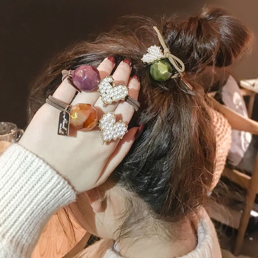 Thun cột tóc đính ngọc trai nhân tạo phong cách Hàn Quốc độc đáo