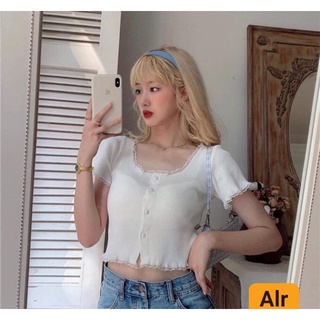 Áo croptop nút viền ren 🎀 HOT