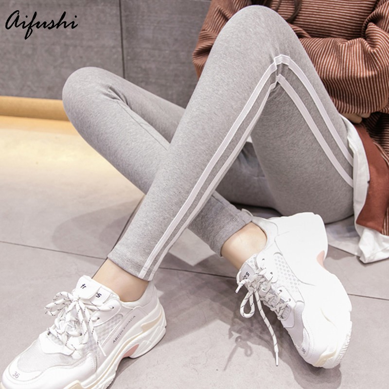 Quần Legging Thể Thao Co Giãn Họa Tiết Kẻ Sọc Phong Cách Hàn Quốc Dành Cho Nữ