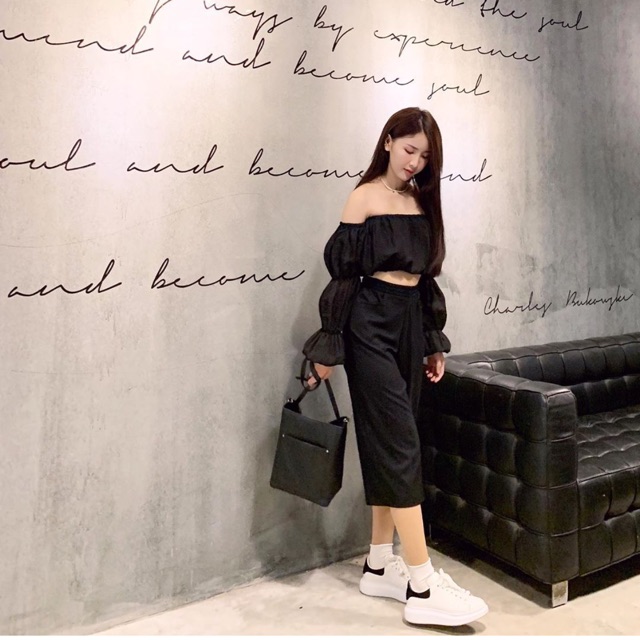 Áo Jaden Off của Tíngoan màu đen