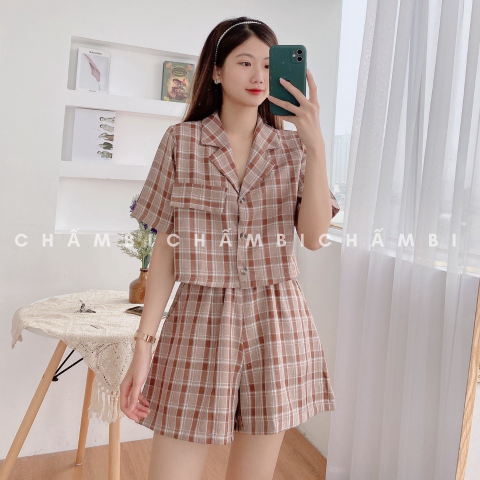 Set Kẻ Caro Nhiều Màu Áo Dáng Croptop Tay ngắn Một Bên Túi Ngực Và Quần Short Ống Rộng Chun Eo - S.043