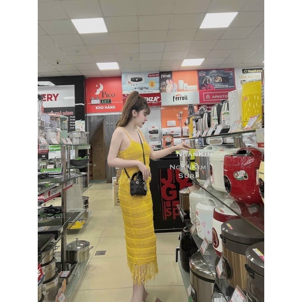 SET LEN ÁO 2 DÂY CHÁN VÁY TUA RUA GẤU MÀU VÀNG.