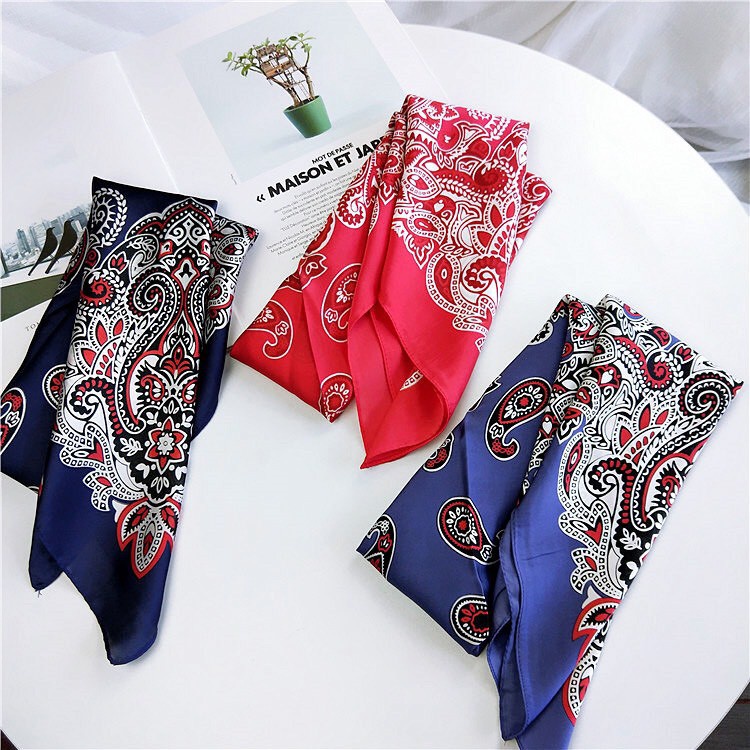 Khăn bandana lụa vuông size 70x70cm Khăn hiphop lụa vuông - Mã 7009