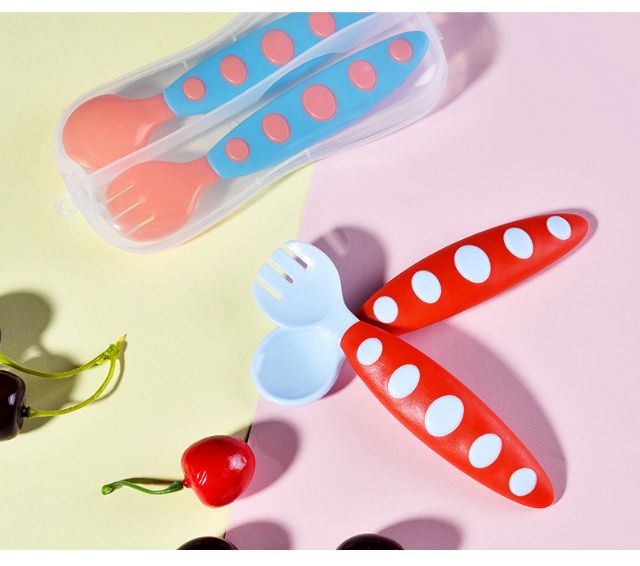 Thìa Dĩa Ăn Dặm Kèm Hộp Đựng Cho Bé Nhựa An Toàn TD01