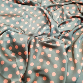 Vải lụa satin chấm bi