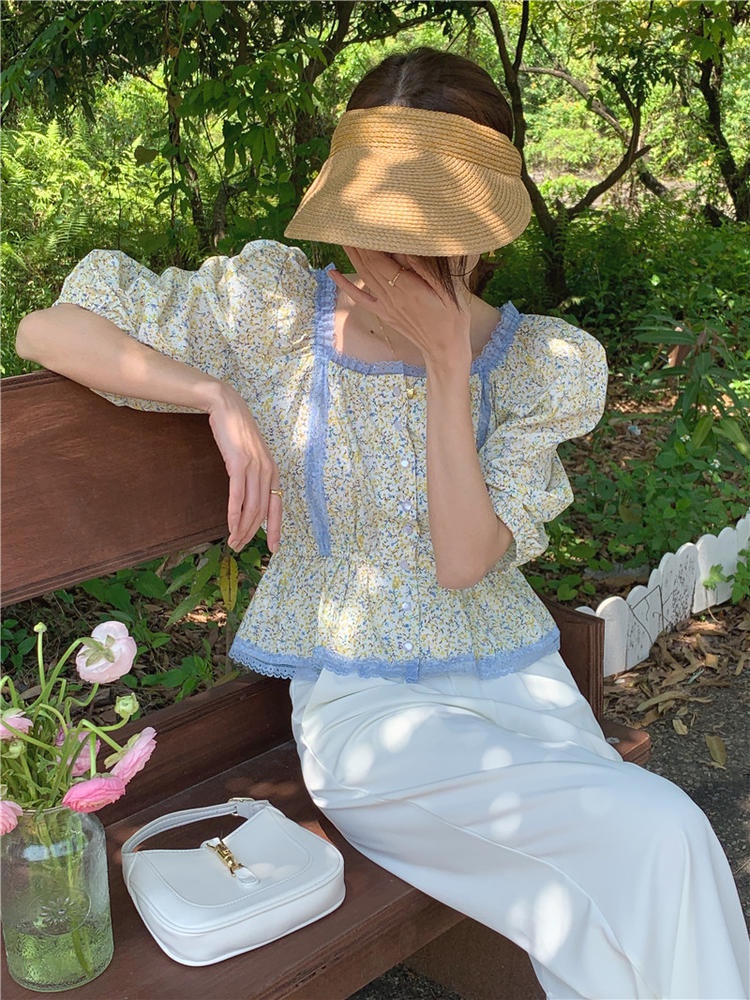 Áo Kiểu Tay Ngắn Cổ Vuông Phối Ren Hoa Thời Trang 50903