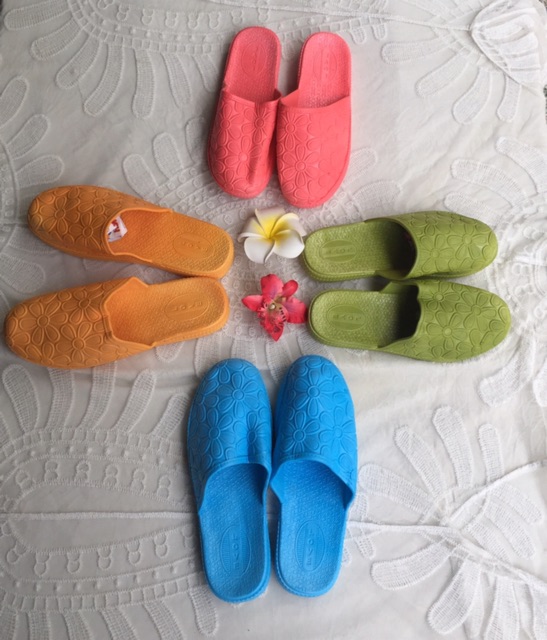Sục Nữ/ Dép Bít Đầu Hoa Mai Form Rộng Cao Su 100% Siêu Êm Chống Thấm Nước Size 36-40 - Lucky Girl shop