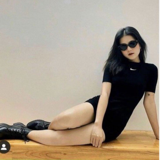 [Mã WAMT1505 giảm 10K đơn 0K] sẵn/ váy body logo siu xinh, váy đen tay ngắn (FREESIZE co dãn) ☺️ ảnh thật sau