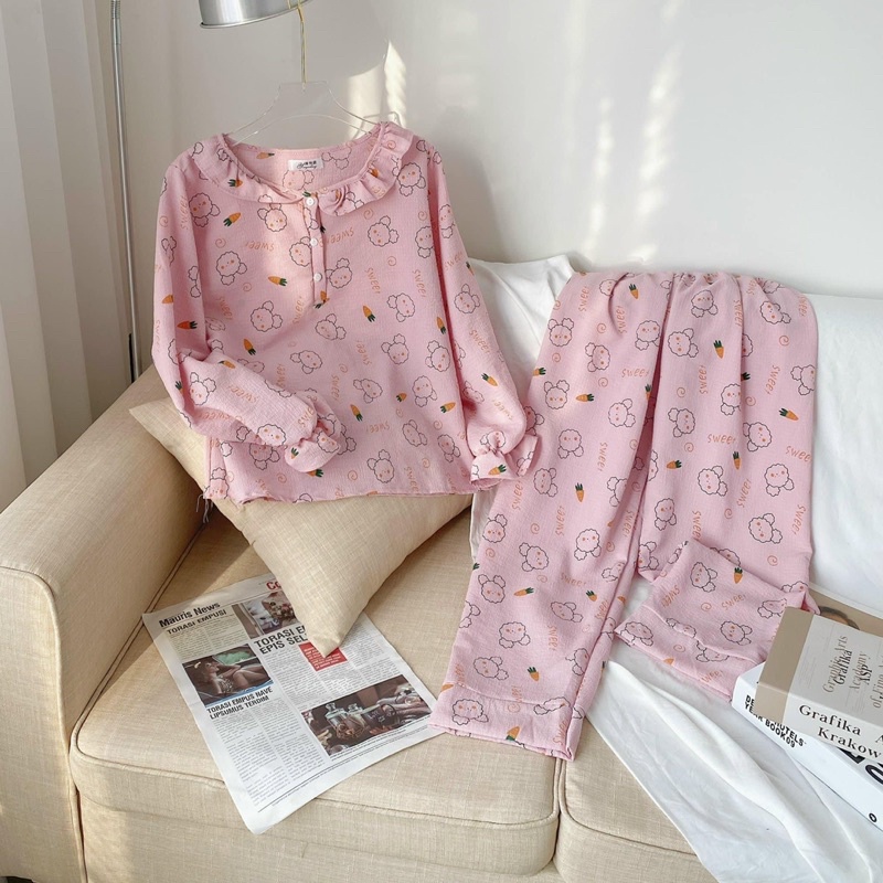 Bộ ngủ Pijama mềm mịn chất đũi nhăn hoạ tiết cúc cài xinh xắn cho nữ | BigBuy360 - bigbuy360.vn