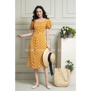 váy chấm bi vàng