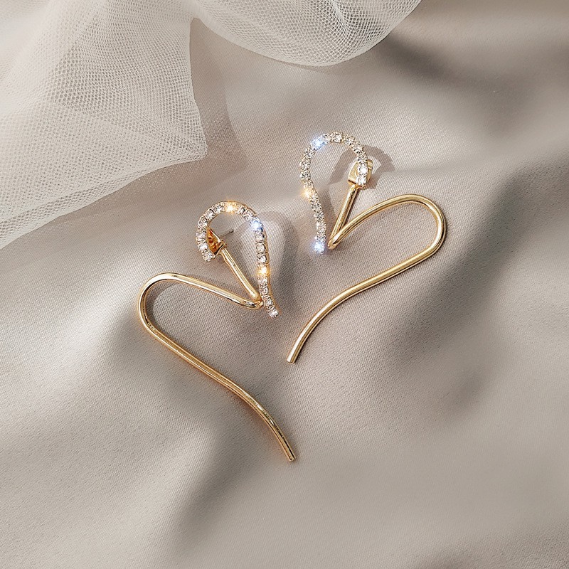 Khuyên Tai Trái Tim Đính Đá Phong Cách Hàn Quốc C171