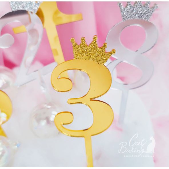 Que mica số vương miện vàng to sz 10.5cm từ 0-9