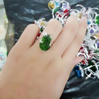 Nhẫn nghê ngậm tiền theo mệnh