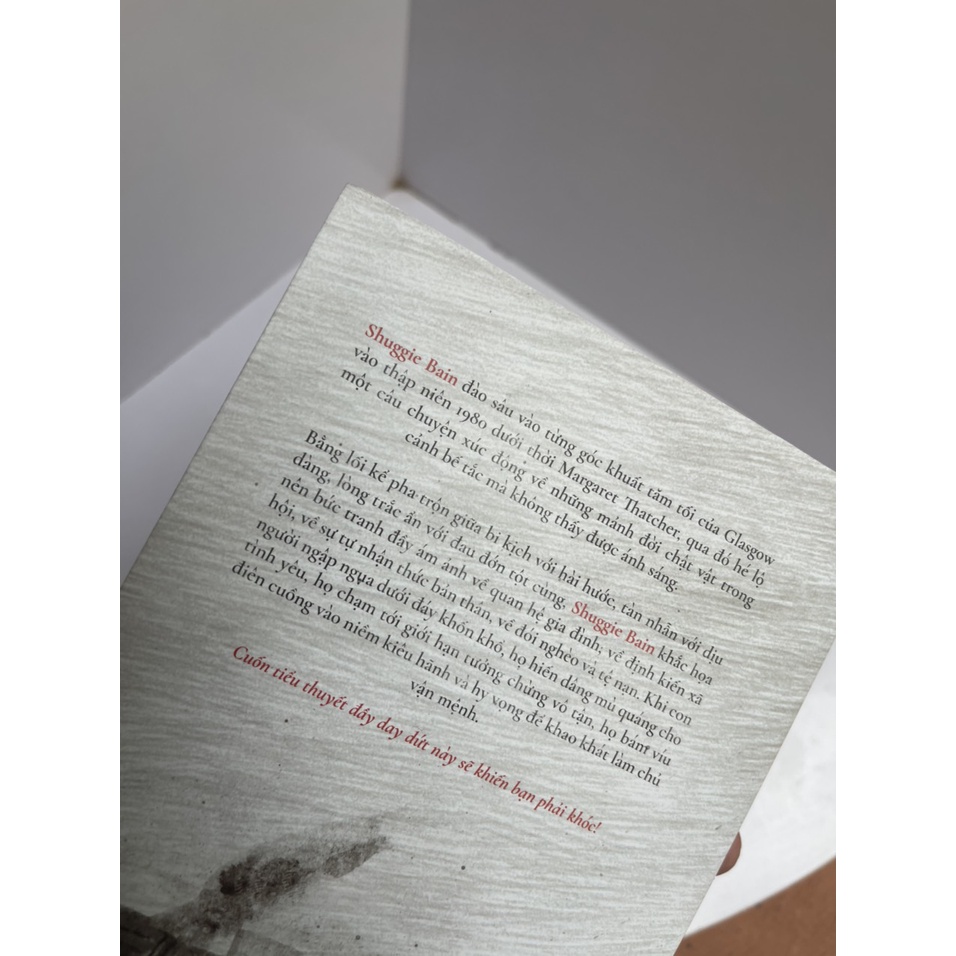 Sách- SHUGGIE BAIN - CHIẾC LINH HỒN NHỎ  –The 2020 Booker Prize – Douglas Stuart – Trần Quốc Tân dịch