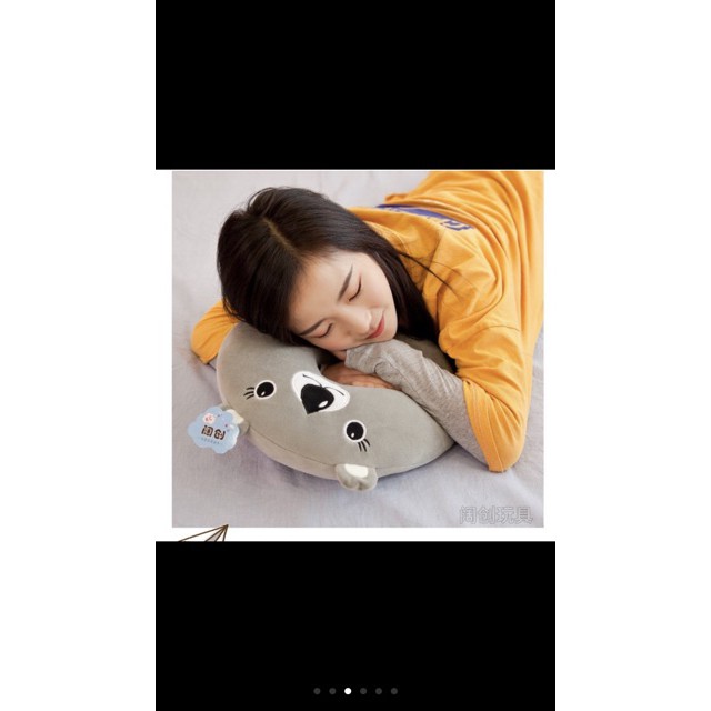 Gối tựa cổ chữ U (giao màu ngẫu nhiên)