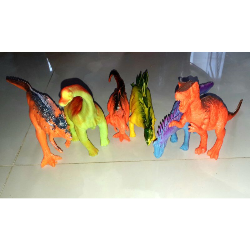 Sét 6 con khủng long bằng nhựa bóp kêu chít chít rất đẹp