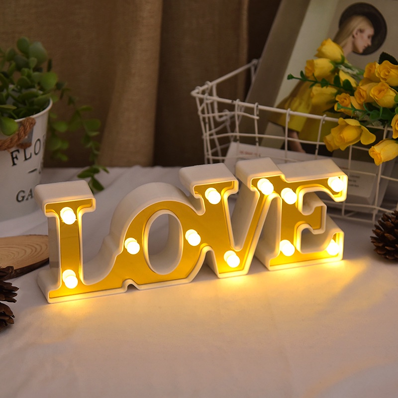 Đèn LED hình chữ love xinh xắn dùng trang trí nhà cửa