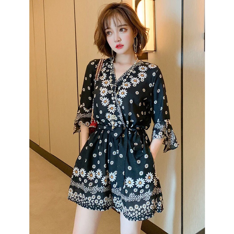 Jumsuit tay loe cột eo họa tiết hoa cúc - KT2766