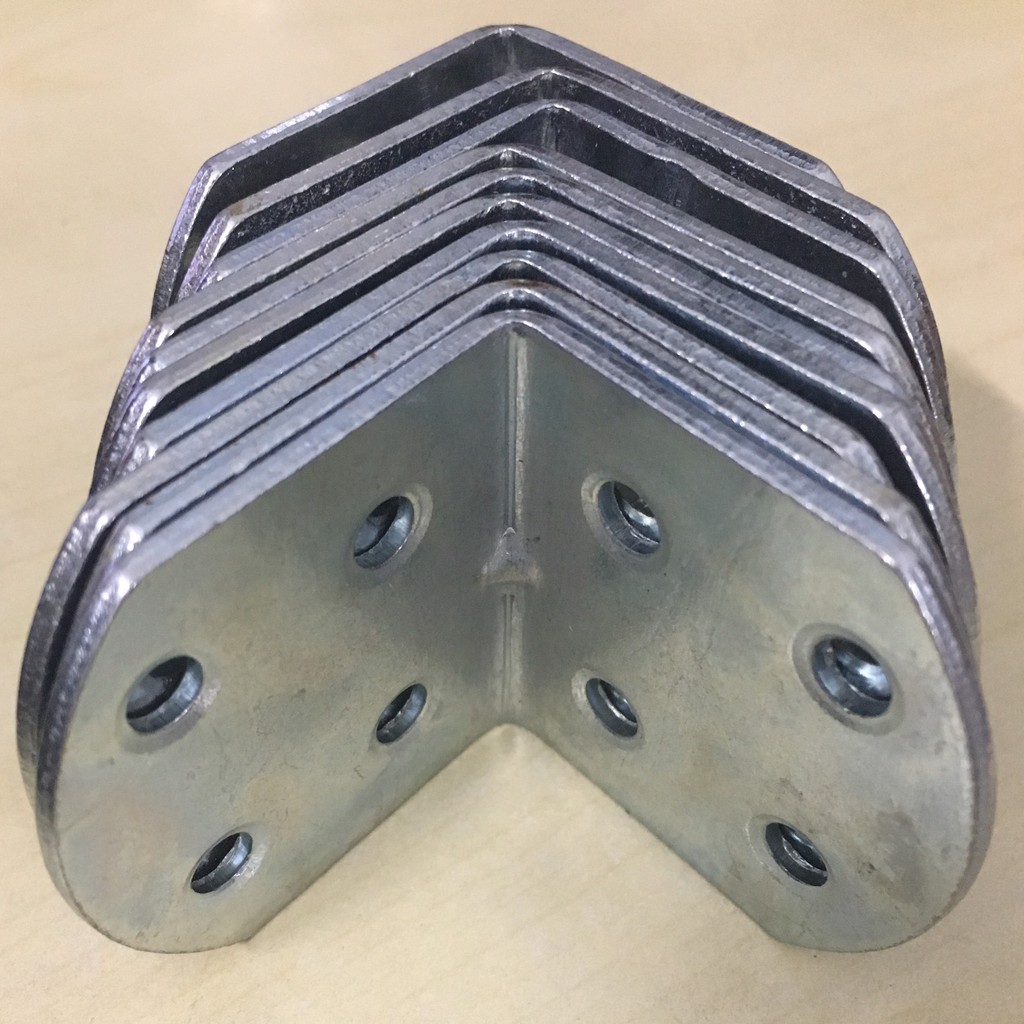 5 KE GÓC VUÔNG 4x4CM 8 Lỗ BẢN 4.5CM