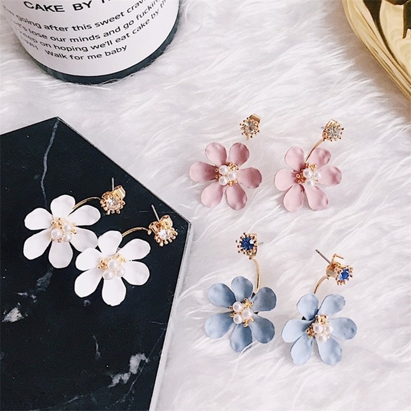 Khuyên Tai Nữ Trang Tạo Hình Độc Đáo