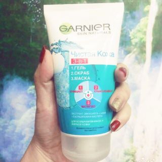 Sữa rửa mặt garnier
