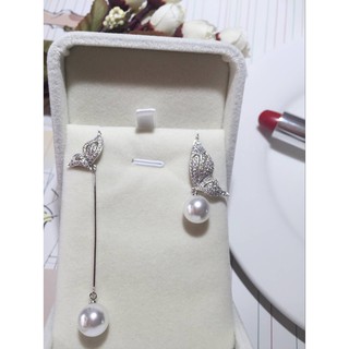 Khuyên tai bạc cánh bướm