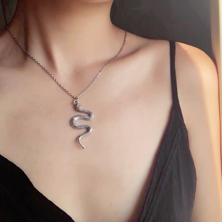 Dây chuyền hợp kim hình con Rắn ULA boutique cá tính hot trend