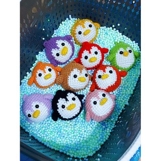 Móc khóa chim cánh cụt bằng len
