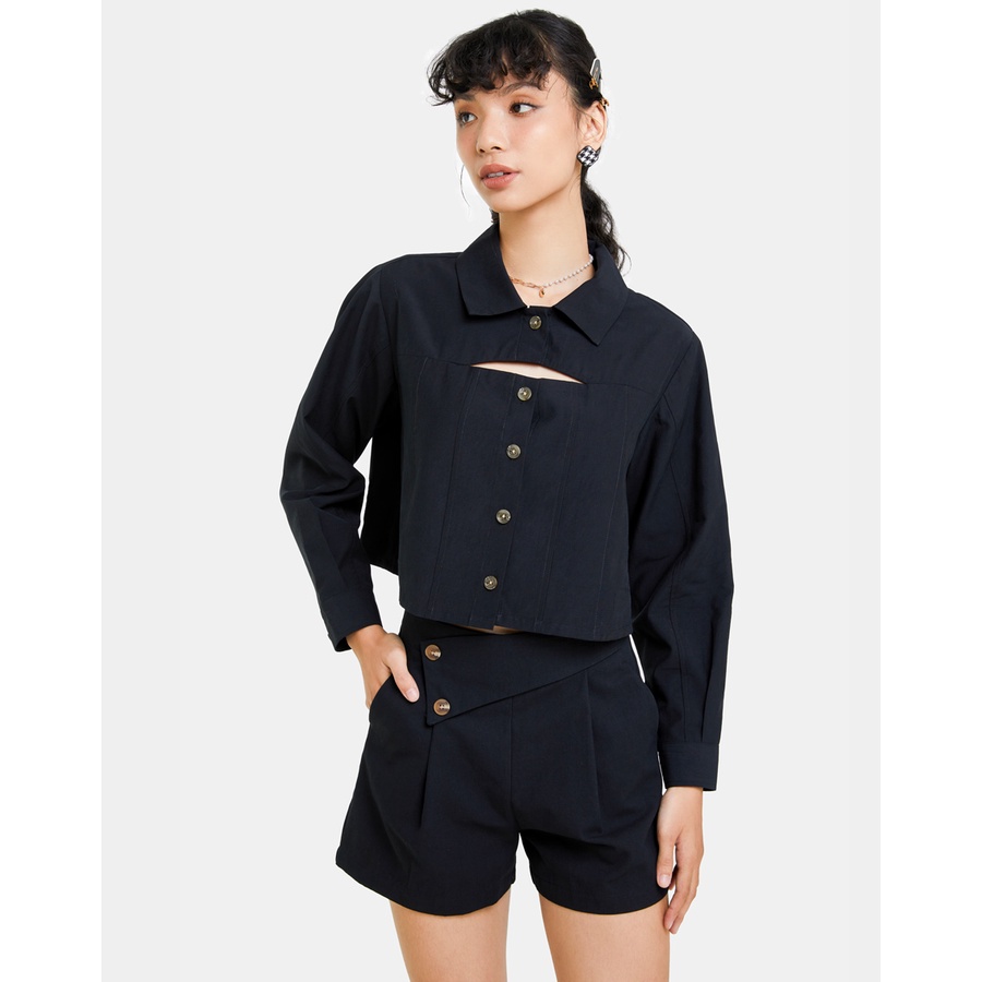 Quần Short Nữ Thời Trang JUNO Form A Vạt Gắn Nút JNQSH015