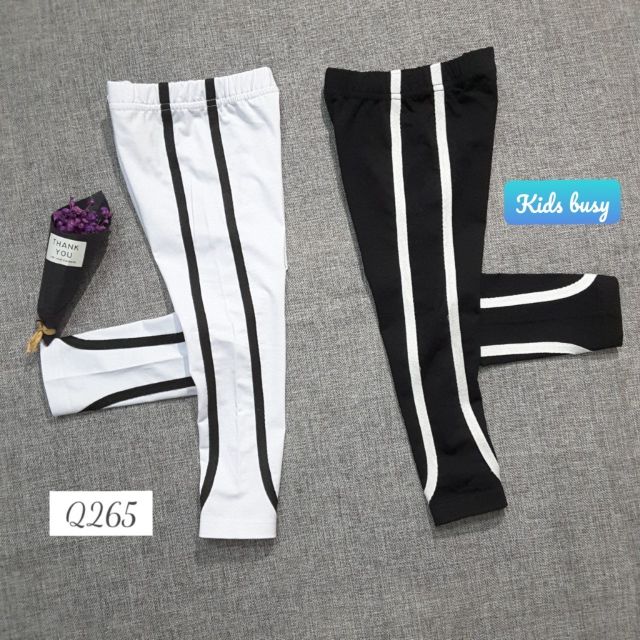 Combo áo sơ mi và quần legging