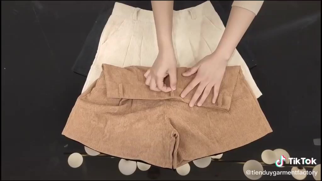 Quần Short Ngắn Gập Gấu Ống Rộng Chất Nhung Tăm Siêu Sang MA078 | BigBuy360 - bigbuy360.vn