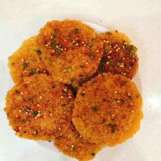 sỉ= lẻ 1 bịch cơm cháy mắm hành