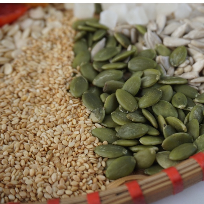 Vừng vàng rang sẳn,100garm, nhân làm bánh Trung Thu thập cẩm, thơm ngon, chất lượng tốt, dinh dưỡng cao, một loại gia vị