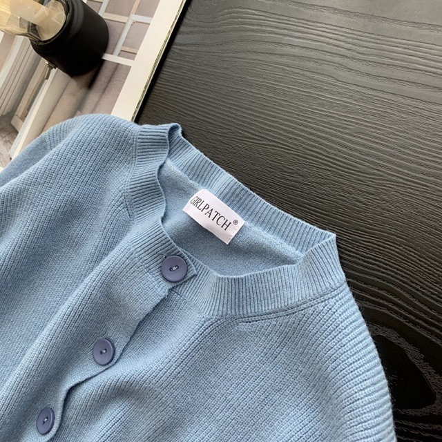 Áo khoác len cardigan giá xinh cho mùa thu, đông