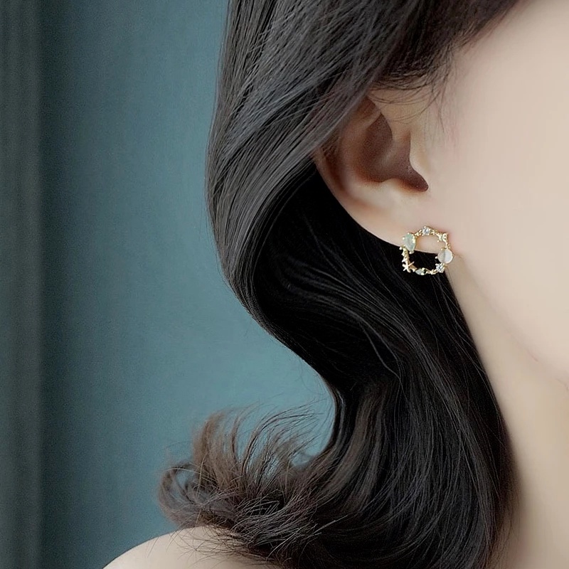 1 Đôi Bông Tai Hình Vòng Hoa/Tròn Thời Trang Cho Nữ