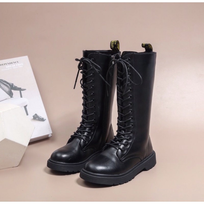 Boot cao cổ cột dây bé gái (bốt chiến binh cổ cao cho bé gái) | BigBuy360 - bigbuy360.vn
