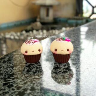 Cupcake Chocolate Dâu Tây Handmade, Đất Sét Nung Polymer Clay, Charm Đất Sét