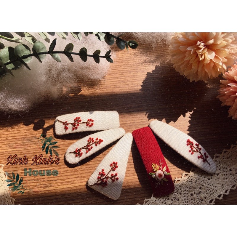 Kẹp thêu tay đào đông style HQ