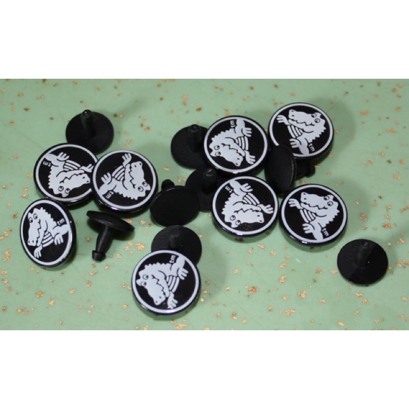 Chốt gắn dép cá sấu cho dép mầu Đen