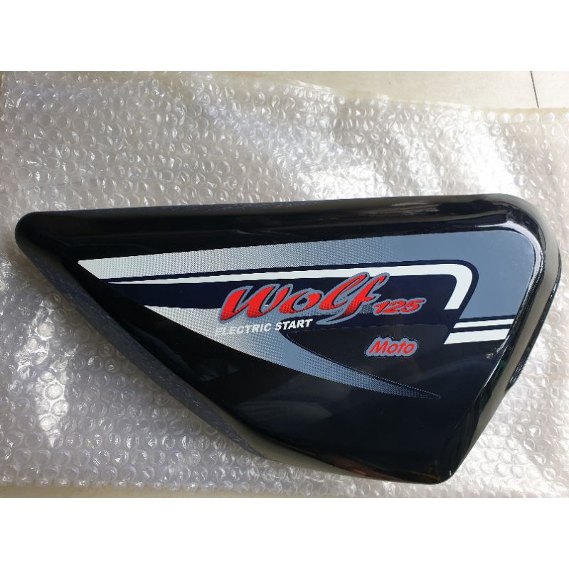 Nắp cốp bên phải xe SYM Wolf125 màu đen