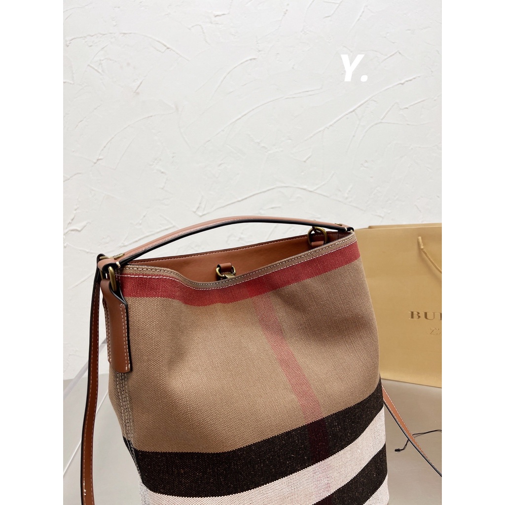 Túi Đeo Chéo Burberry Thời Trang Sang Trọng Cho Nam Nữ