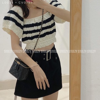 Áo croptop len trễ vai kẻ sọc ngang đen form vừa