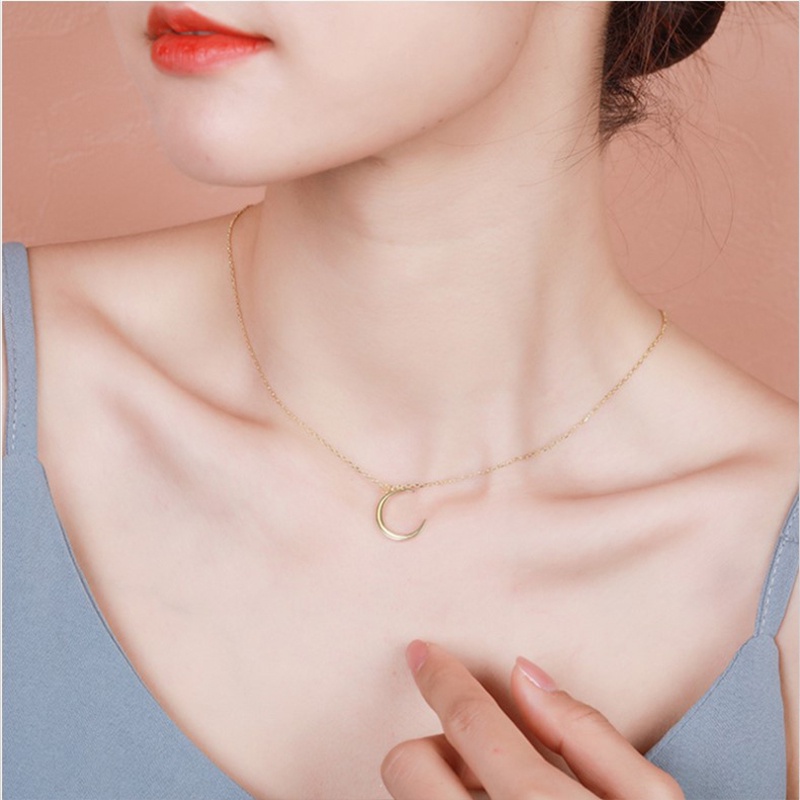 Dây chuyền thời trang mặt hình mặt trăng đơn giản dễ phối đồ cho nữ